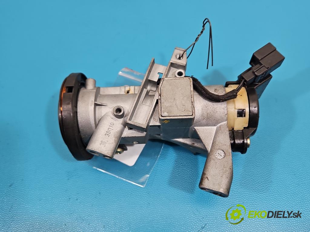 Volvo V40 I 1995-2004 1.9 dci 116 HP manual 85 kW 1870 cm3 5- Spínačka  (Spínacia skrinka)