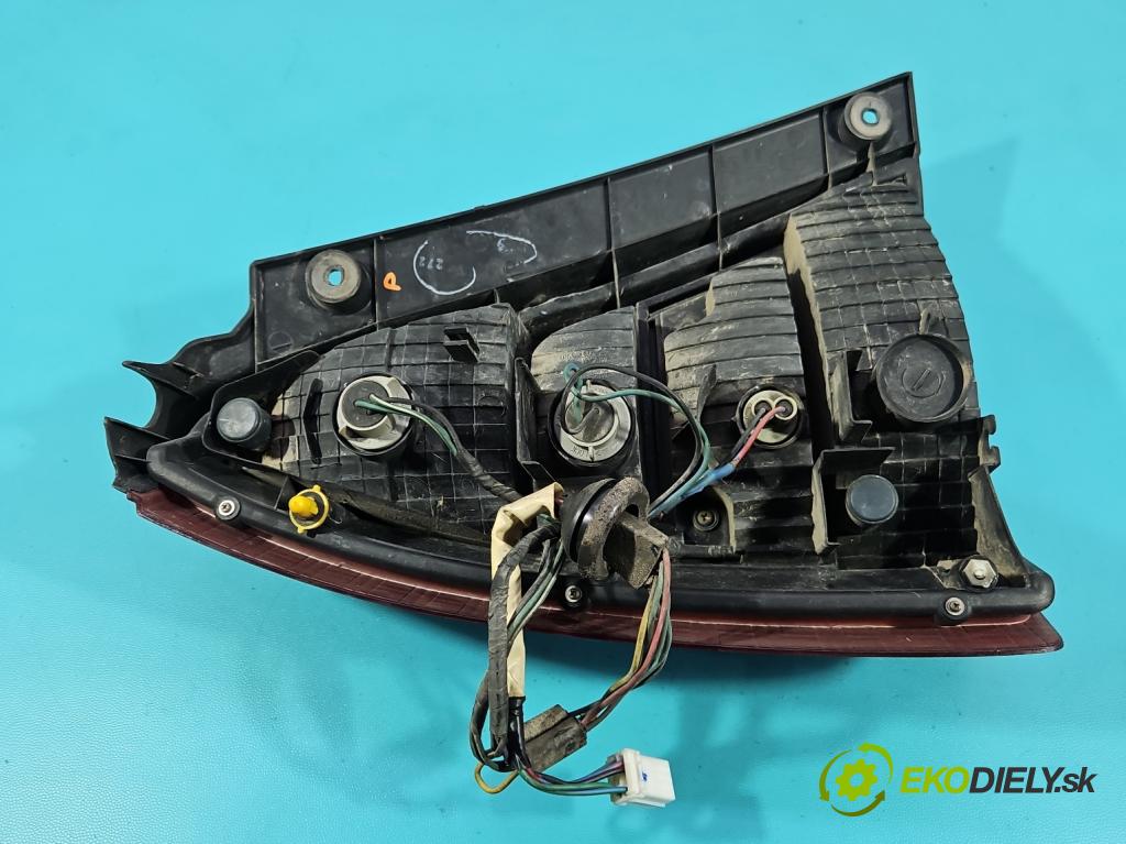 Subaru Forester II SG 2002-2008 2.0 boxer 125 HP manual 92 kW 1994 cm3 5- svetlo / reflektor zadné pravé 220-20762 (Kľučka dverí ostatné)