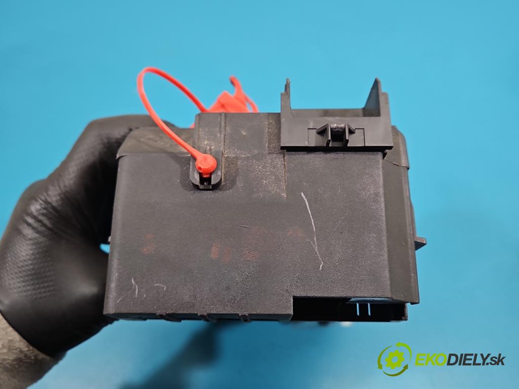 Opel Insignia B 2017-2022 2.0 cdti 209KM automatic 154 kW 1956 cm3 5- skříňka pojistková 39116629 (Pojistková skříňka)