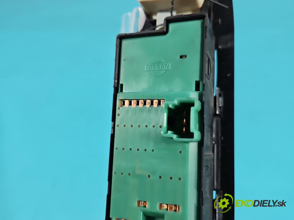 Subaru Forester II SG 2002-2008 2.0 boxer 125 HP manual 92 kW 1994 cm3 5- prepínač okien spätných zrkadiel