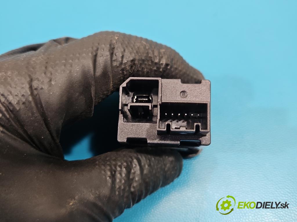 Opel Insignia B 2017-2022 2.0 cdti 209KM automatic 154 kW 1956 cm3 5- zásuvka USB 13526854