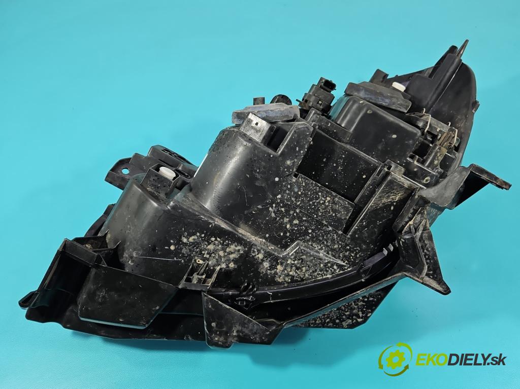 Renault Clio III 2005-2012 1.6 16V 88 HP manual 65 kW 1598 cm3 5- Reflektor: pravý  (Svetlo predné pravé)