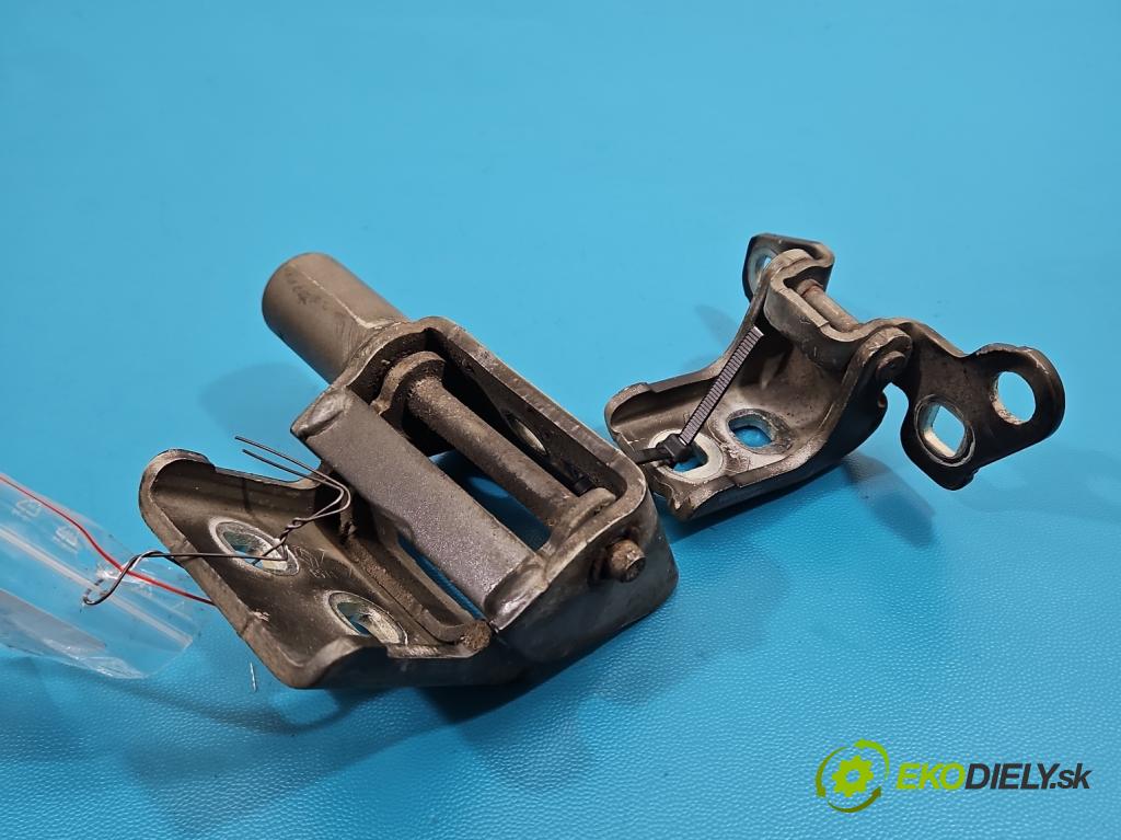 Renault Clio III 2005-2012 1.6 16V 88 hp manual 65 kW 1598 cm3 5- Závěs: dveře přední levý 