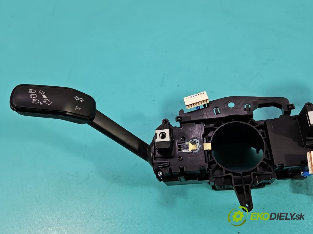 Cupra Formentor 20- 1.5 TSI 150 HP automatic 110 kW 1498 cm3 5- prepínač komplex: 5Q1953513AA (Prepínacie páčky pod volantom)