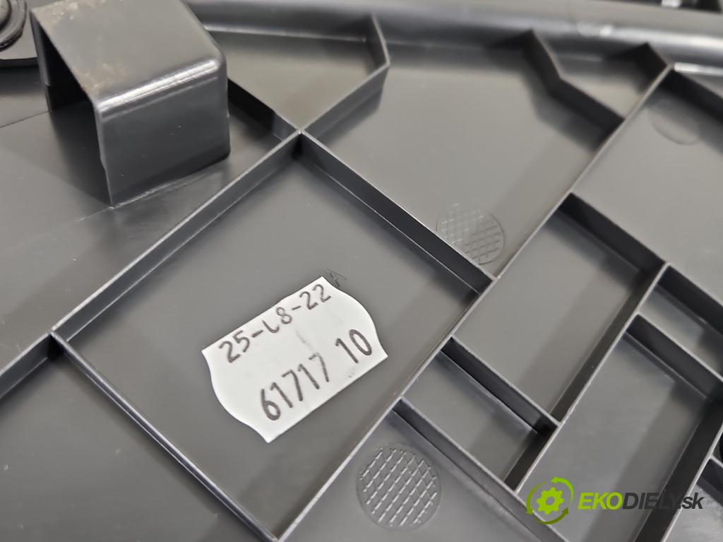 Cupra Formentor 20- 1.5 TSI 150 hp automatic 110 kW 1498 cm3 5- Tapacír: dveře zadní levé 5FA839113