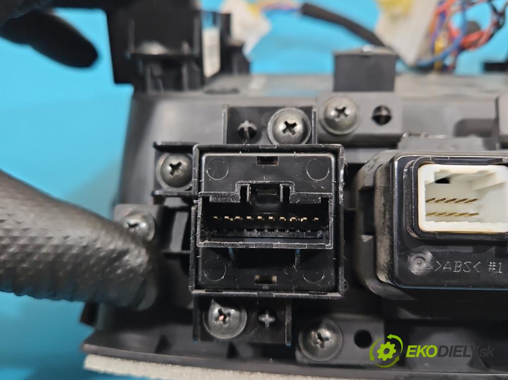 Kia Sportage III 2010-2015 2.0 crdi 184hp automatic 135 kW 1995 cm3 5- kastlík 84630-3U200WK