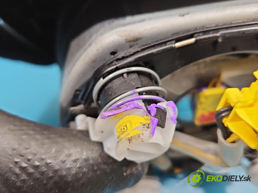 Seat Ibiza IV 6J 2008-2017 1.4 16V 86 HP manual 63 kW 1390 cm3 5- airbag vzduch: Řidiči: 6J0880201K (Airbag)