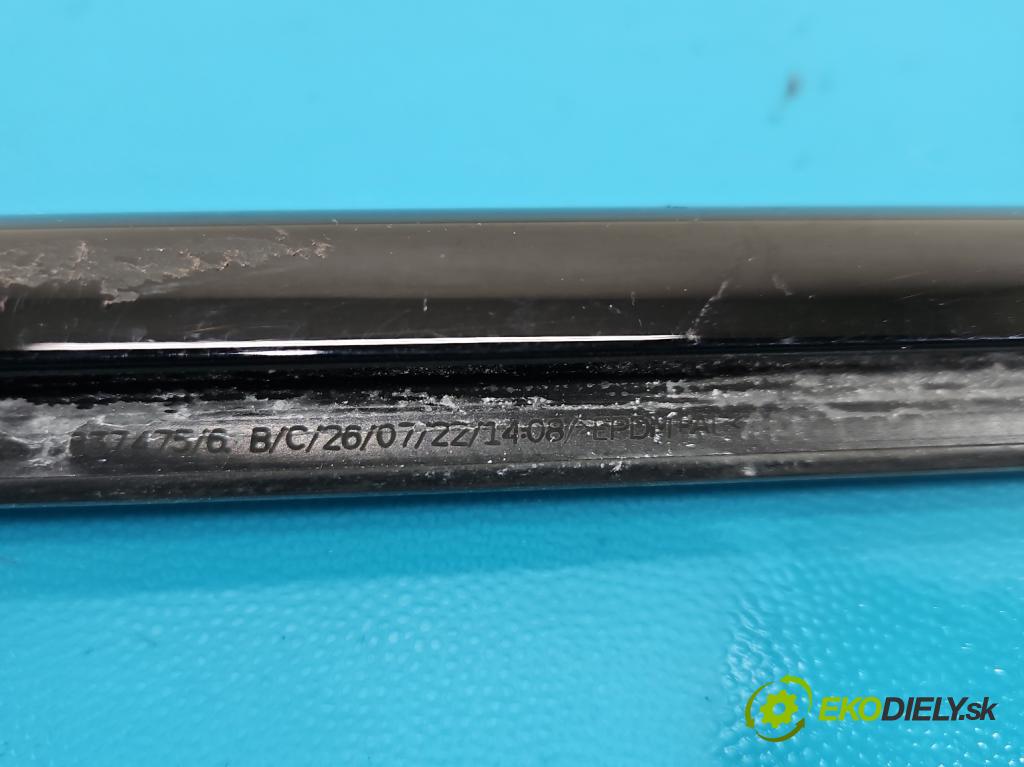 Cupra Formentor 20- 1.5 TSI 150 hp automatic 110 kW 1498 cm3 5- lišta dveře přední levé