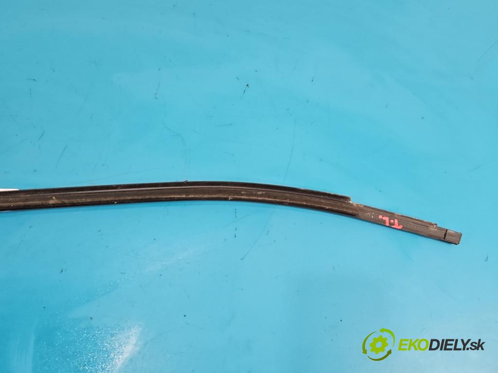 Cupra Formentor 20- 1.5 TSI 150 HP automatic 110 kW 1498 cm3 5- lišta dvere zadné ľavé