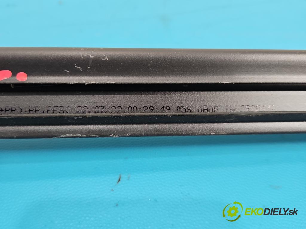 Cupra Formentor 20- 1.5 TSI 150 HP automatic 110 kW 1498 cm3 5- lišta dvere zadné ľavé 5FF839479