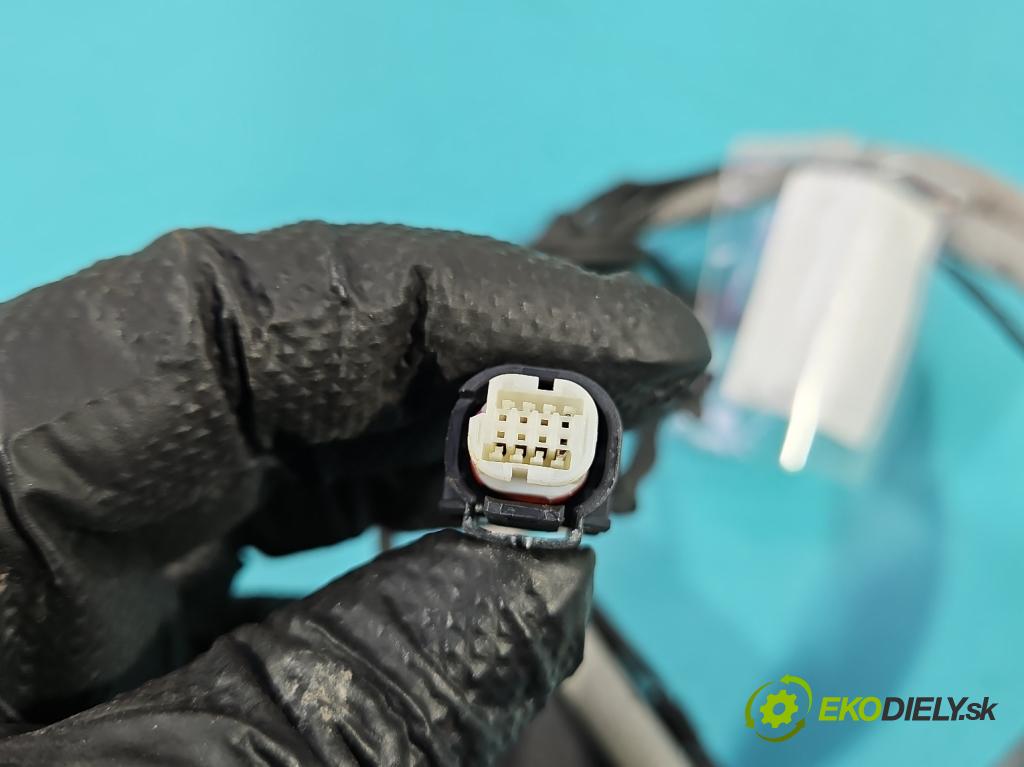 Cupra Formentor 20- 1.5 TSI 150 hp automatic 110 kW 1498 cm3 5- zámek přední pravý 5TB837016D