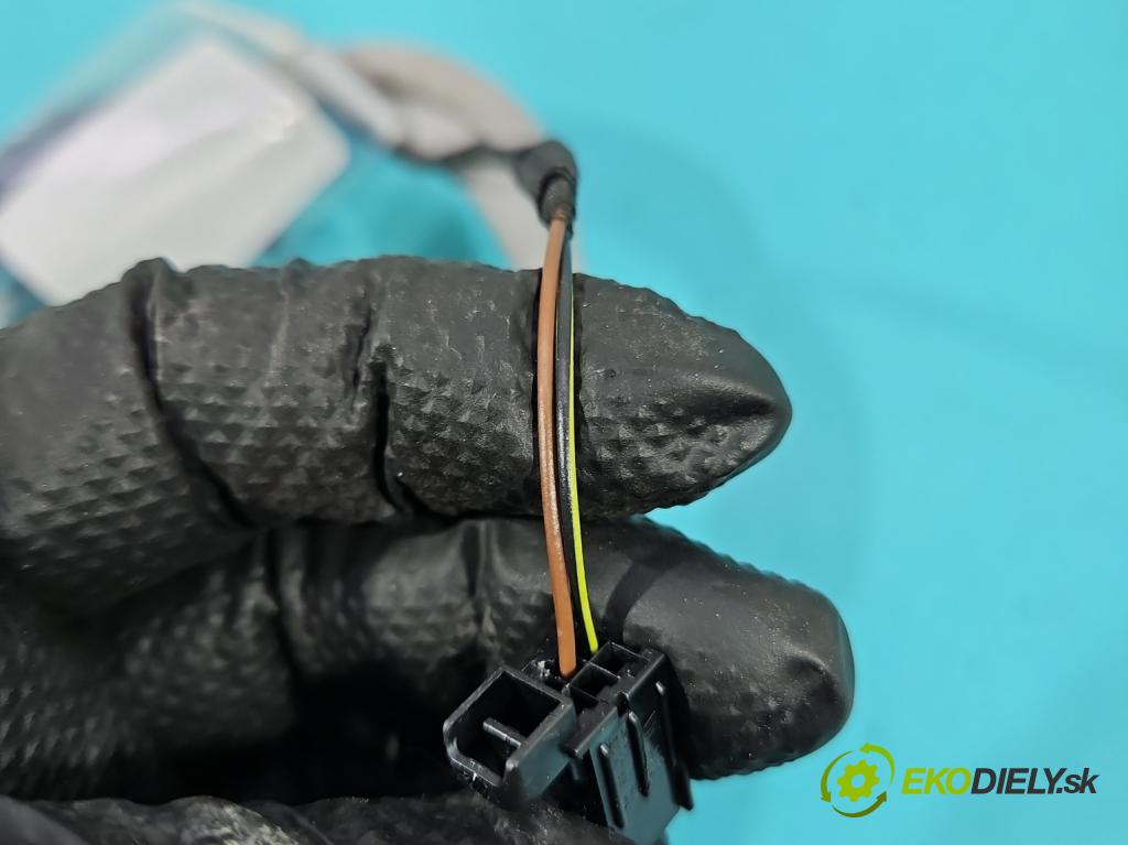 Cupra Formentor 20- 1.5 TSI 150 hp automatic 110 kW 1498 cm3 5- zámek přední pravý 5TB837016D