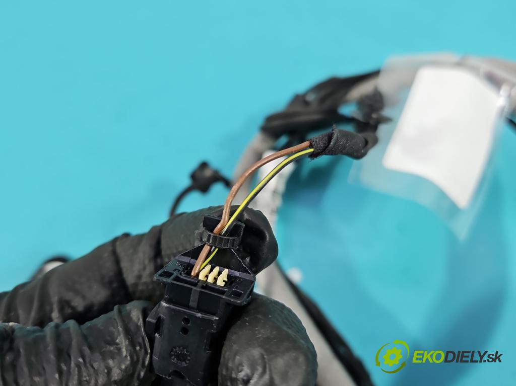 Cupra Formentor 20- 1.5 TSI 150 hp automatic 110 kW 1498 cm3 5- zámek přední pravý 5TB837016D