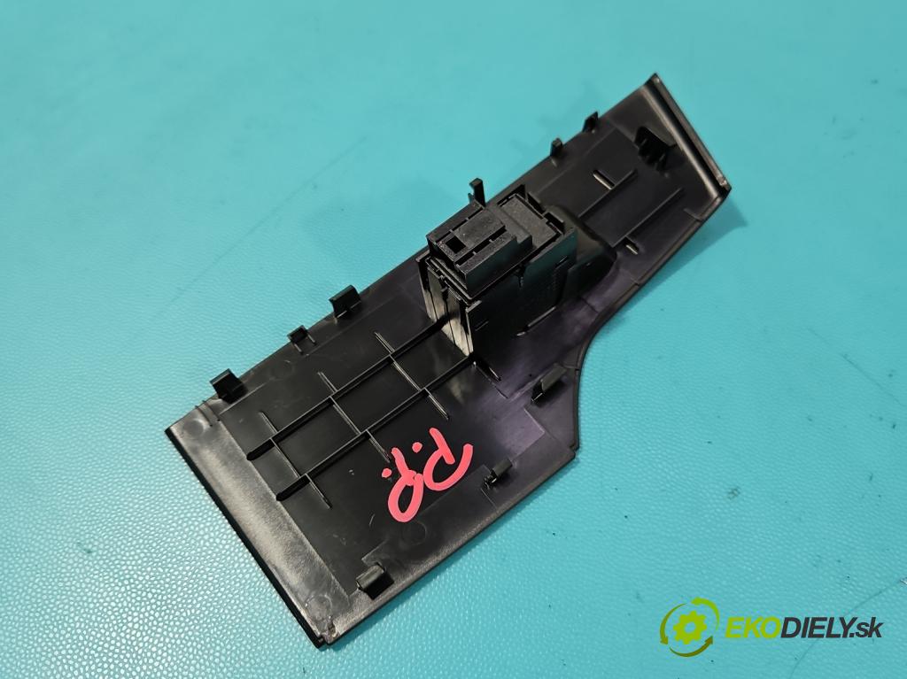 Cupra Formentor 20- 1.5 TSI 150 HP automatic 110 kW 1498 cm3 5- prepínač okien spätných zrkadiel 6F1867172