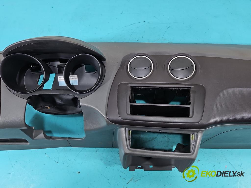 Seat Ibiza IV 6J 2008-2017 1.4 16V 86 HP manual 63 kW 1390 cm3 5- kokpit,pristrojová doska rozdeľovacia