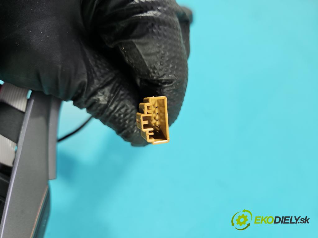 Cupra Formentor 20- 1.5 TSI 150 hp automatic 110 kW 1498 cm3 5- Přepínač multifunkční: řízení: 5FA919719H (Páčky pod volantem)