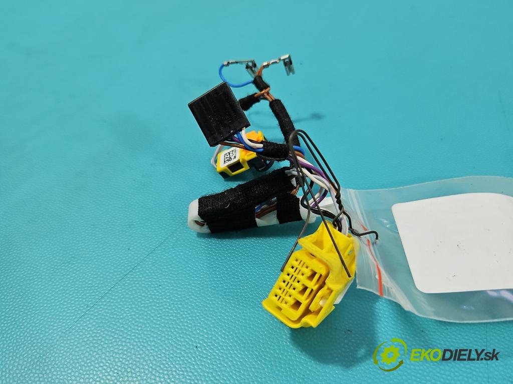 Cupra Formentor 20- 1.5 TSI 150 HP automatic 110 kW 1498 cm3 5- Zväzok: vankúše: Airbag: 4H0972208D