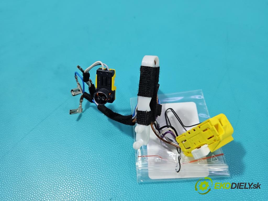 Cupra Formentor 20- 1.5 TSI 150 HP automatic 110 kW 1498 cm3 5- Zväzok: vankúše: Airbag: 4H0972208D