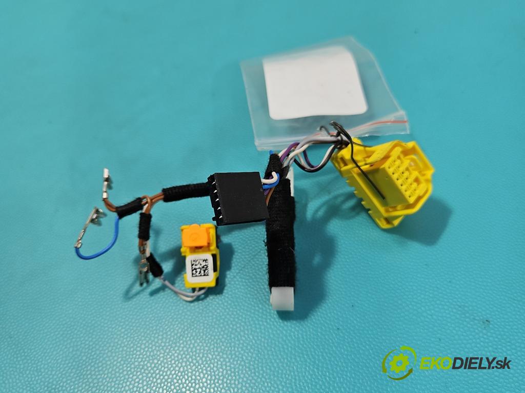 Cupra Formentor 20- 1.5 TSI 150 HP automatic 110 kW 1498 cm3 5- Zväzok: vankúše: Airbag: 4H0972208D