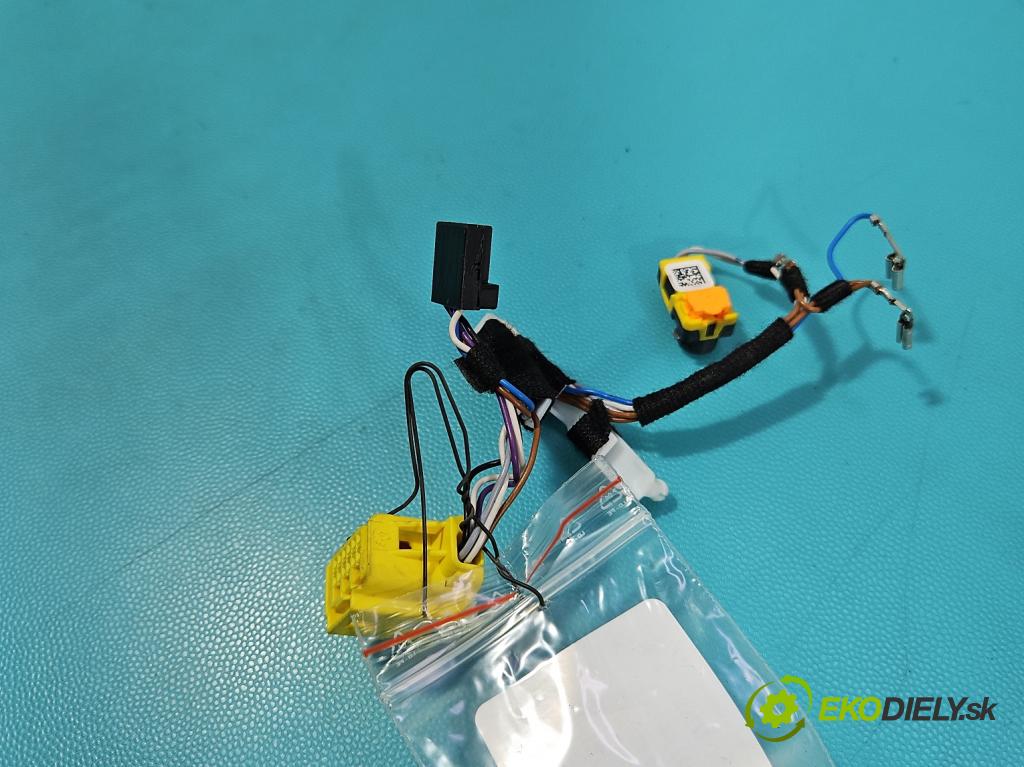 Cupra Formentor 20- 1.5 TSI 150 HP automatic 110 kW 1498 cm3 5- Zväzok: vankúše: Airbag: 4H0972208D