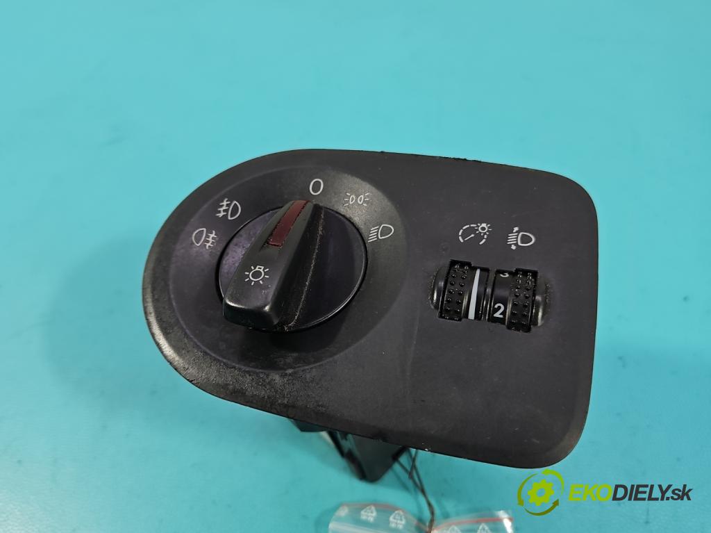 Seat Ibiza IV 6J 2008-2017 1.4 16V 86 HP manual 63 kW 1390 cm3 5- prepínač světla: na doska: 6J1941531J