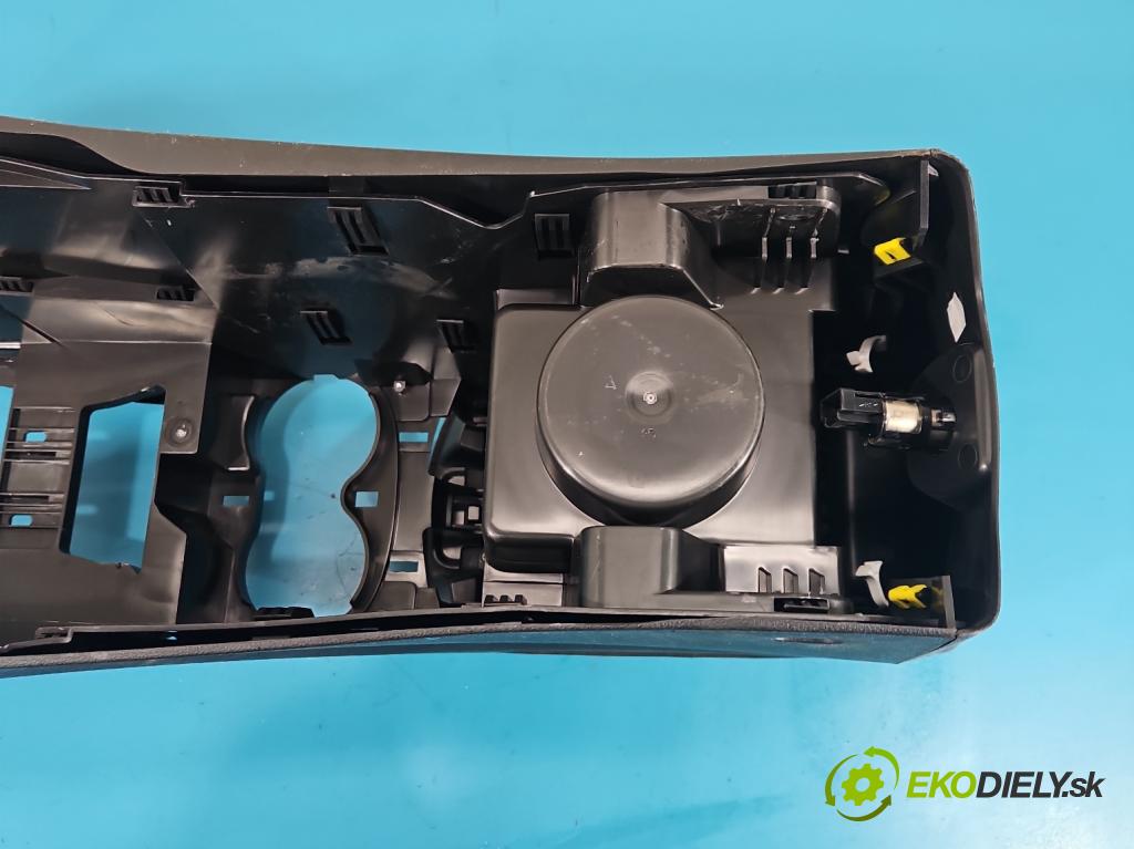 Renault Kadjar 2015-2022 1.2 131 HP manual 96 kW 1197 cm3 5- operadlo  (Lakťová opierka)