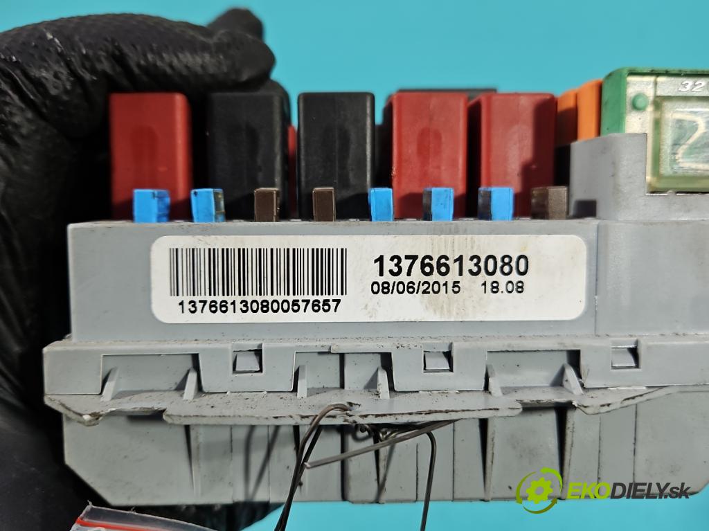 Fiat Ducato IV 2014- 2.0 jtd 116 hp manual 85 kW 1956 cm3 5- skříňka pojistková 1376613080 (Pojistková skříňka)