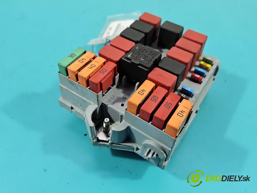 Fiat Ducato IV 2014- 2.0 jtd 116 hp manual 85 kW 1956 cm3 5- skříňka pojistková 1376613080 (Pojistková skříňka)