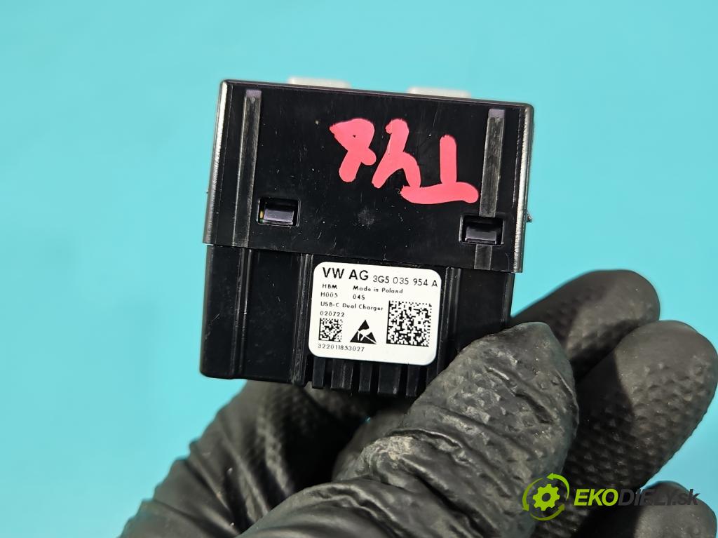 Cupra Formentor 20- 1.5 TSI 150 HP automatic 110 kW 1498 cm3 5- zásuvka USB 3G5035954A