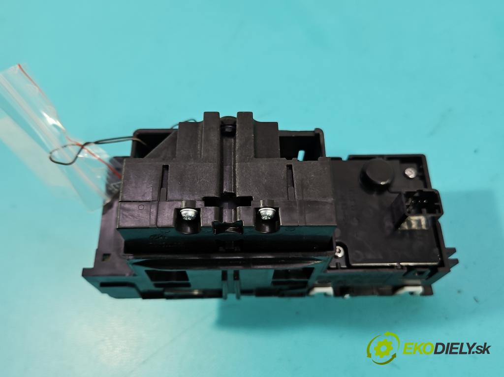 Cupra Formentor 20- 1.5 TSI 150 HP automatic 110 kW 1498 cm3 5- Páka: Změny: stupeň,rýchlosť 5FA713059B (Rýchlostná páka (kulisa))