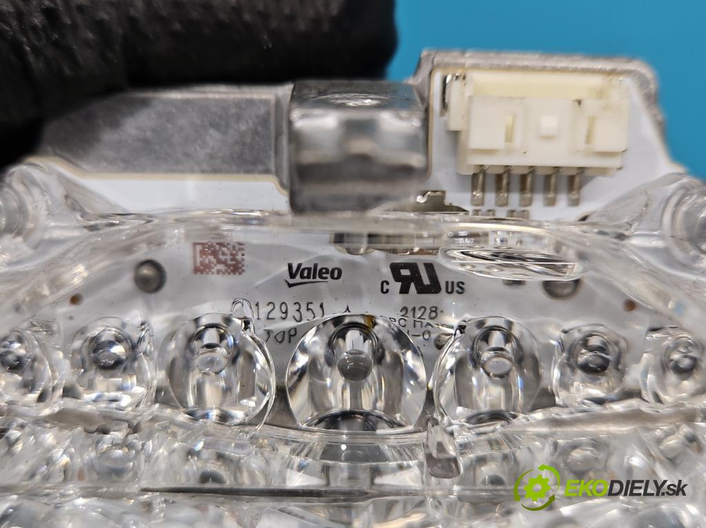 Cupra Formentor 20- 1.5 TSI 150 HP automatic 110 kW 1498 cm3 5- modul lampy: L90159730