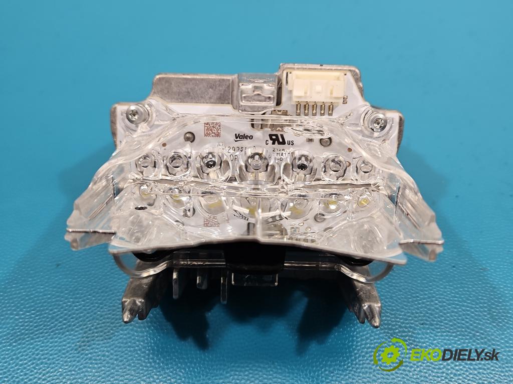 Cupra Formentor 20- 1.5 TSI 150 HP automatic 110 kW 1498 cm3 5- modul lampy: L90159730