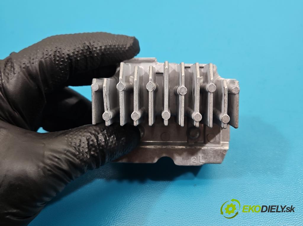 Cupra Formentor 20- 1.5 TSI 150 HP automatic 110 kW 1498 cm3 5- modul lampy: L90159730