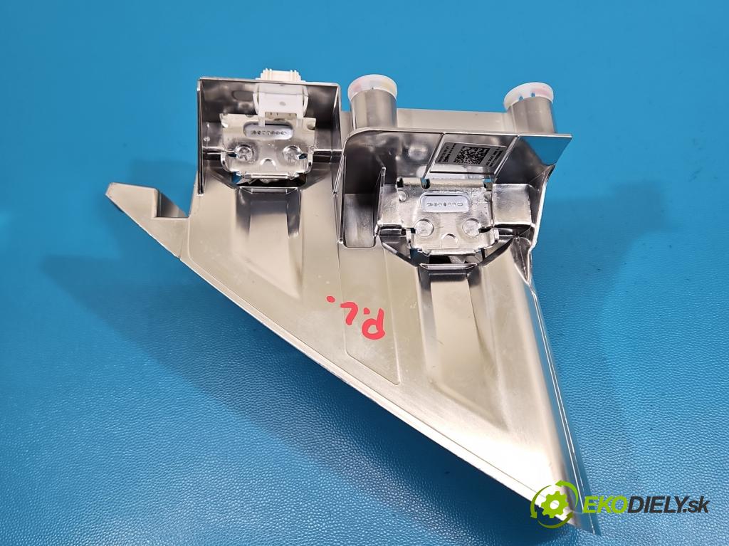 Cupra Formentor 20- 1.5 TSI 150 HP automatic 110 kW 1498 cm3 5- modul lampy: 90171102056R