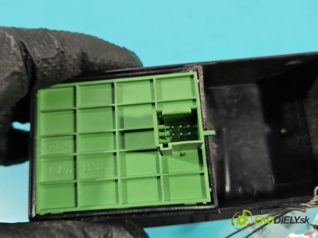 Fiat Ducato IV 2014- 2.0 jtd 116 HP manual 85 kW 1956 cm3 5- prepínač okien spätných zrkadiel 07355329050