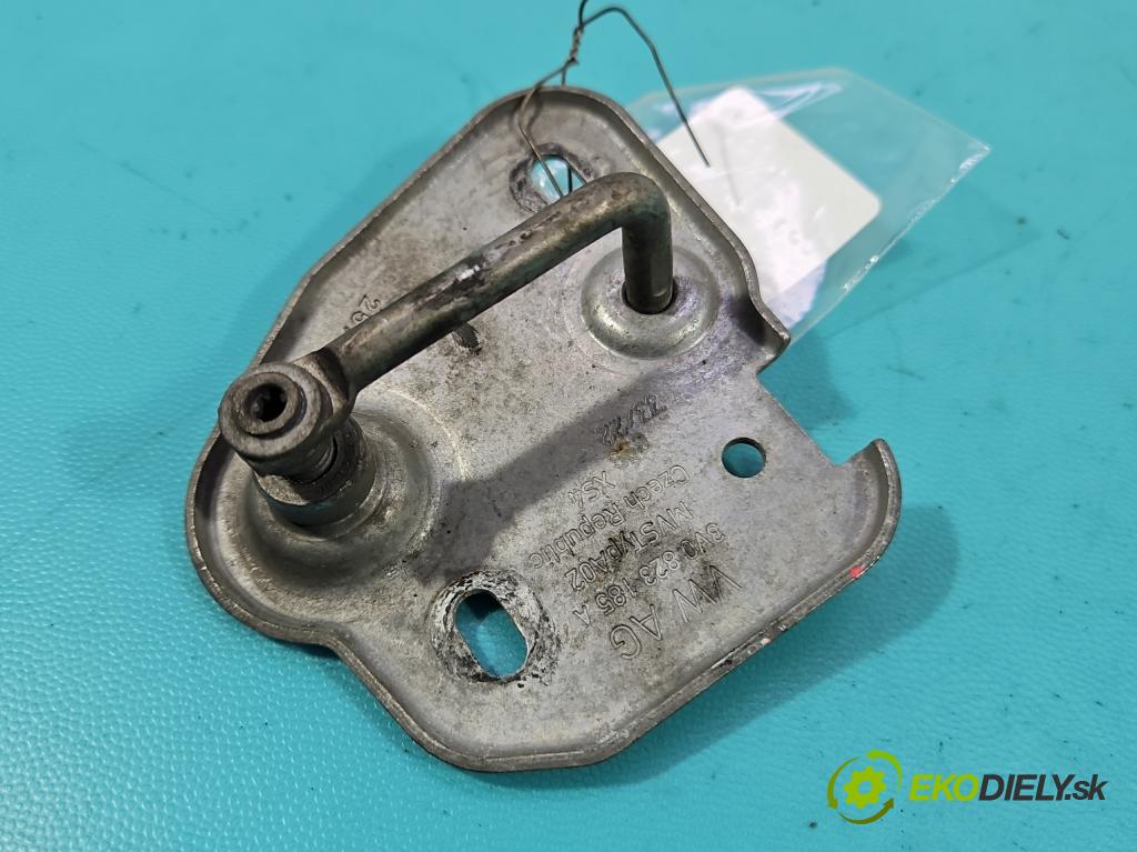 Cupra Formentor 20- 1.5 TSI 150 HP automatic 110 kW 1498 cm3 5- zámok kapoty 3V0823185A