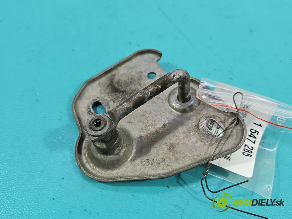 Cupra Formentor 20- 1.5 TSI 150 HP automatic 110 kW 1498 cm3 5- zámok kapoty 3V0823186A