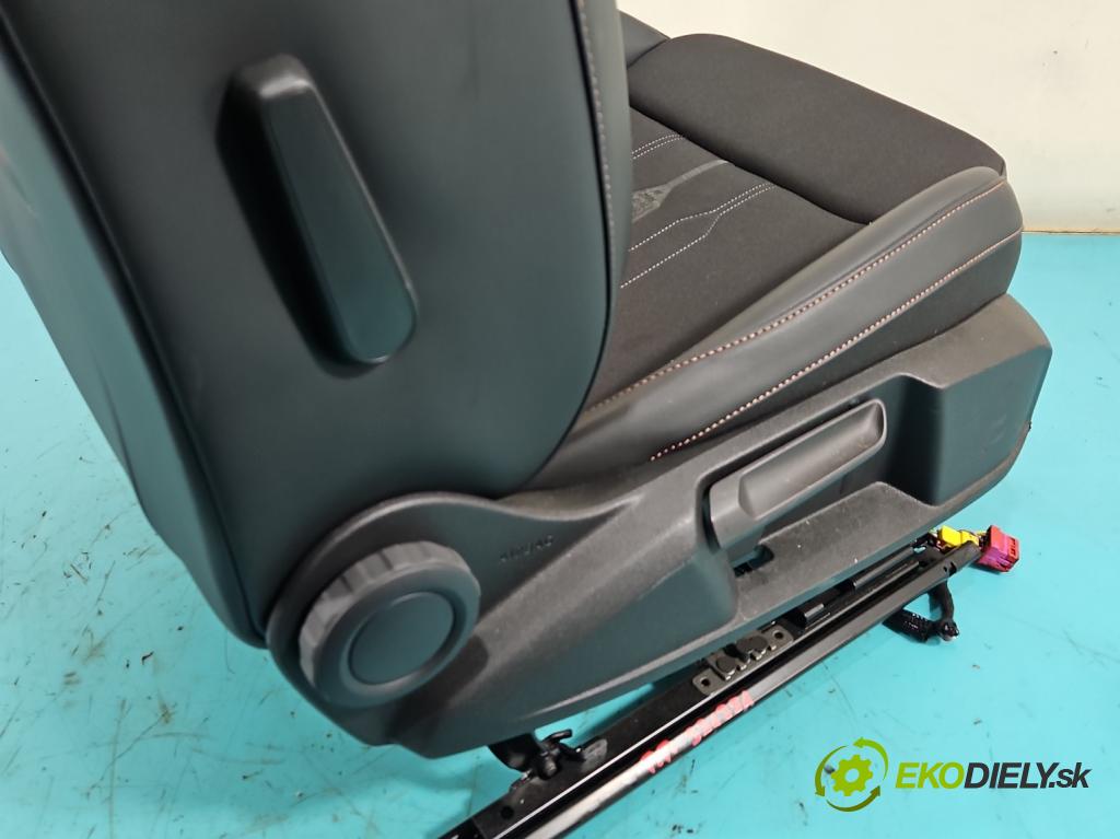 Cupra Formentor 20- 1.5 TSI 150 HP automatic 110 kW 1498 cm3 5- Sedačka pravý  (Sedadlo)