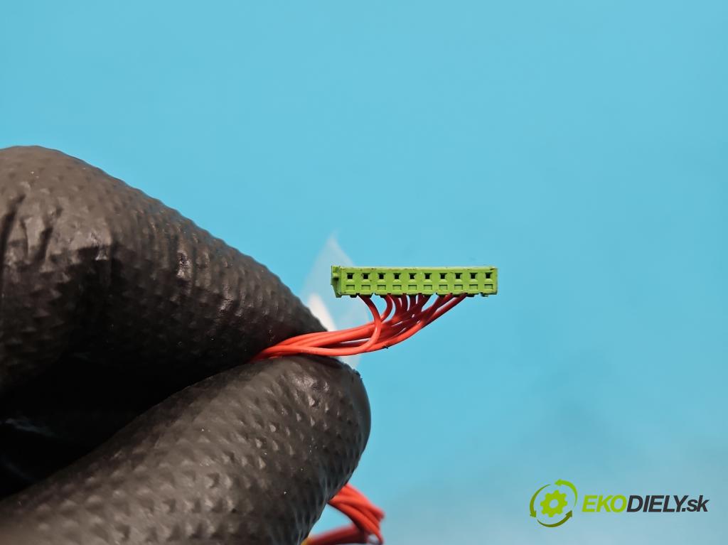 Renault Clio III 2005-2012 1.6 16V 88 hp manual 65 kW 1598 cm3 5- Přepínač blinkry: 255405605R (Páčky pod volantem)