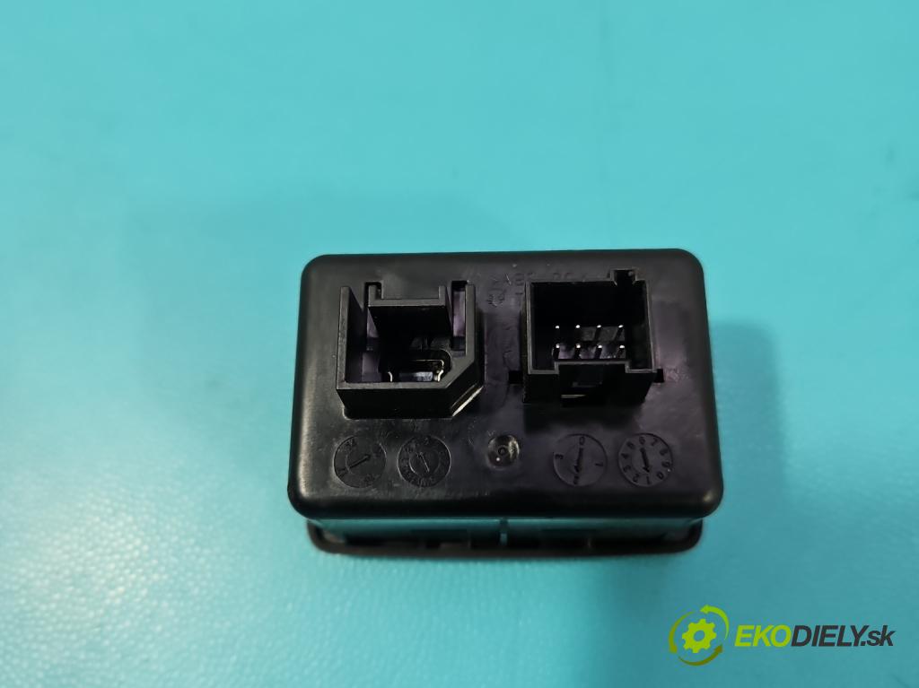 Fiat Ducato IV 2014- 2.0 jtd 116 HP manual 85 kW 1956 cm3 5- zásuvka USB 726501265