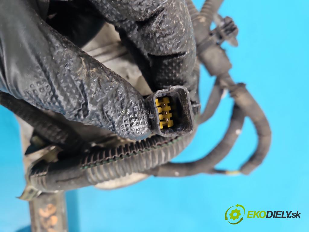 Peugeot 208 I 2012-2019 1.4 hdi 68 hp manual 50 kW 1398 cm3 5- řízení volant 9805202380