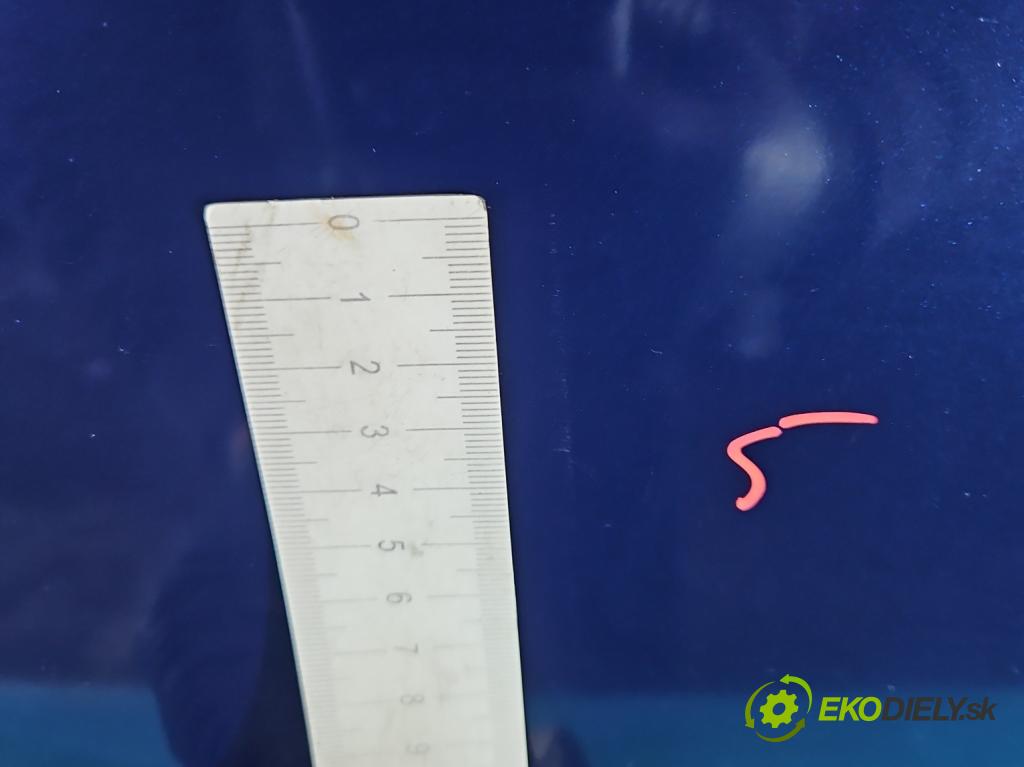 Vw New Beetle 1998-2010 1.6 SR 102 hp manual 75 kW 1595 cm3 2- dveře přední pravé  (Klika dveří ostatní)