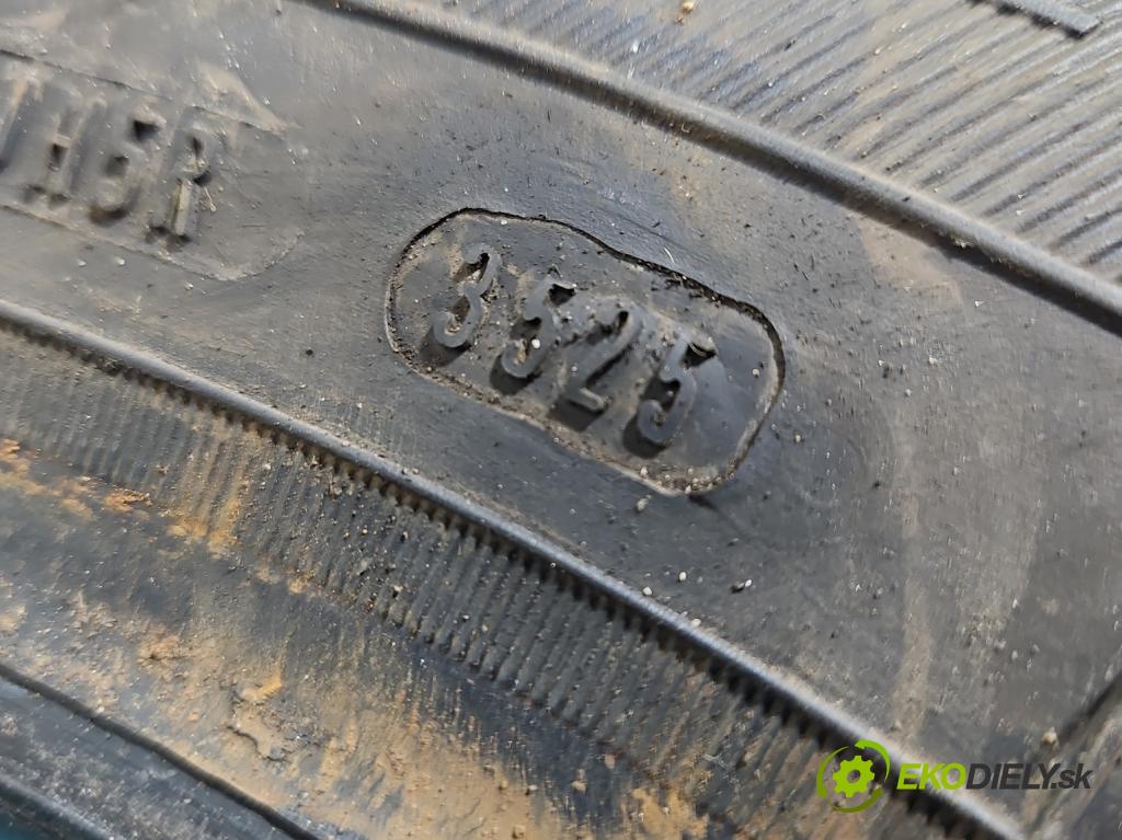 Peugeot 208 I 2012-2019 1.4 hdi 68 hp manual 50 kW 1398 cm3 5- pneumatiky: zimní 4 ks komplet