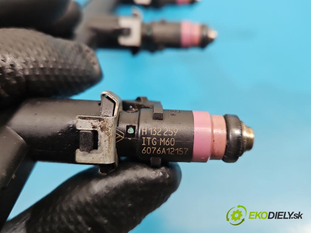 Renault Clio III 2005-2012 1.6 16V 88 HP manual 65 kW 1598 cm3 5- vstrek 8200135504E (Vstrekovač paliva)