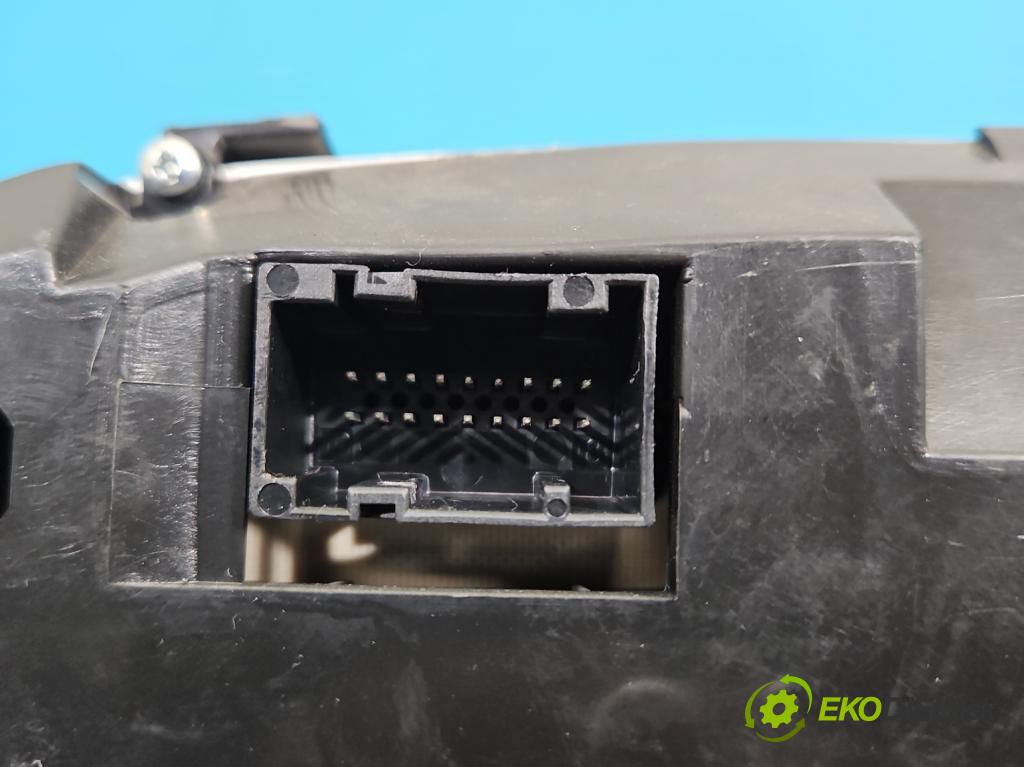 Fiat Punto Grande 1.4 8V 77 HP manual 57 kW 1368 cm3 5- prístrojovka/ budíky 51803089 (Prístrojová doska)