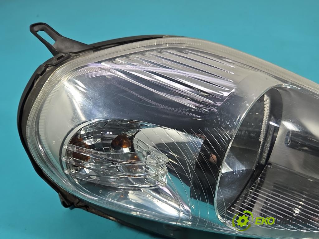 Fiat Punto Grande 1.4 8V 77 HP manual 57 kW 1368 cm3 5- Reflektor: pravý  (Svetlo predné pravé)