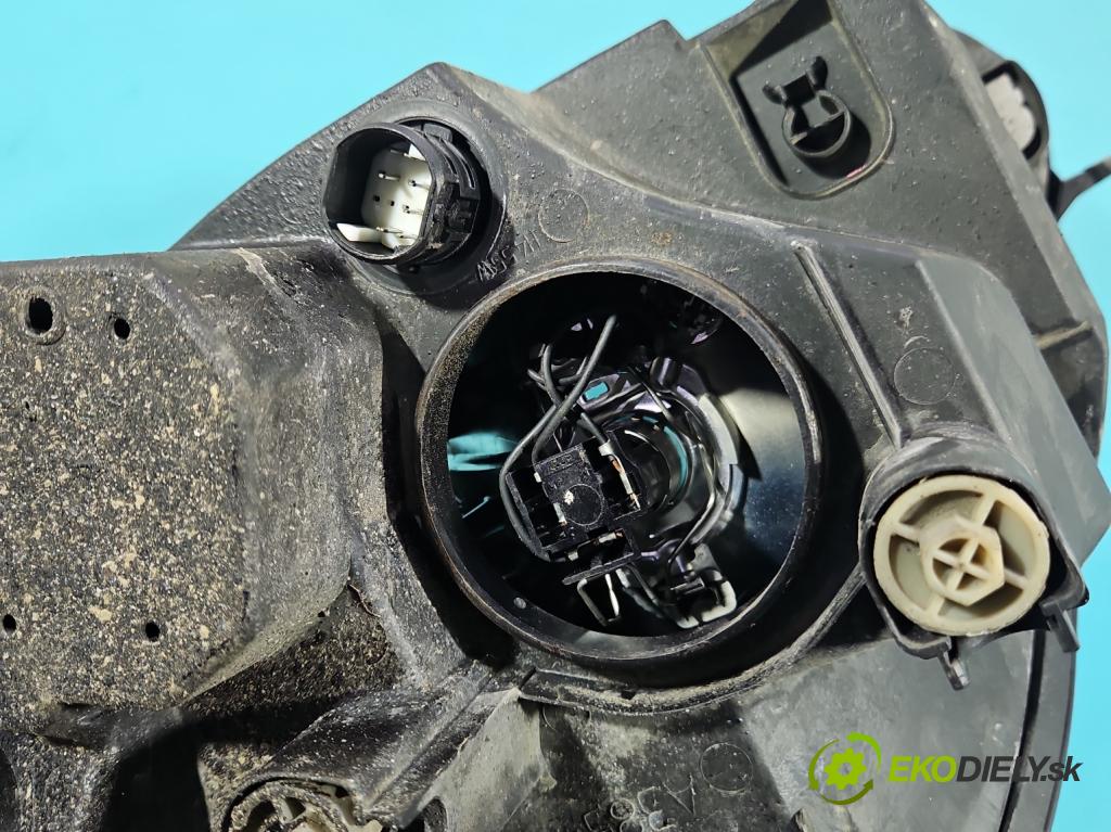 Fiat Punto Grande 1.4 8V 77 HP manual 57 kW 1368 cm3 5- Reflektor: pravý  (Svetlo predné pravé)