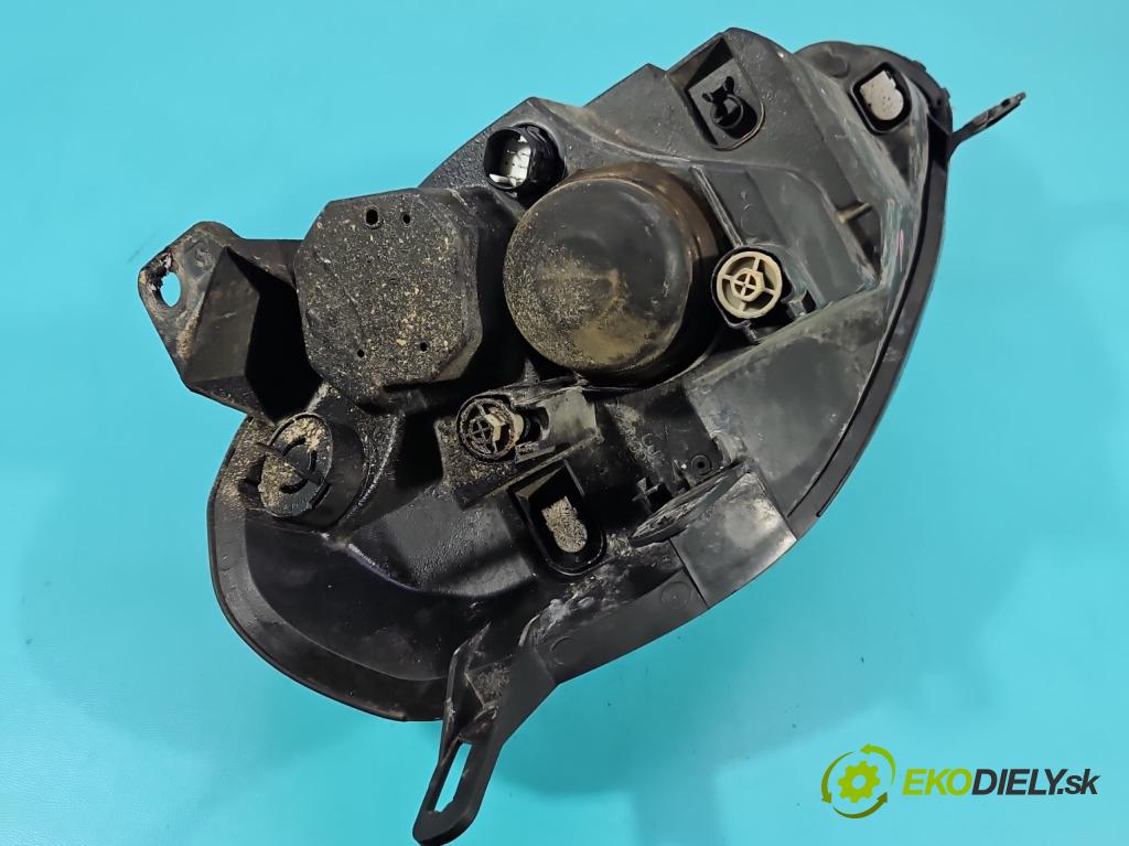 Fiat Punto Grande 1.4 8V 77 HP manual 57 kW 1368 cm3 5- Reflektor: pravý  (Svetlo predné pravé)