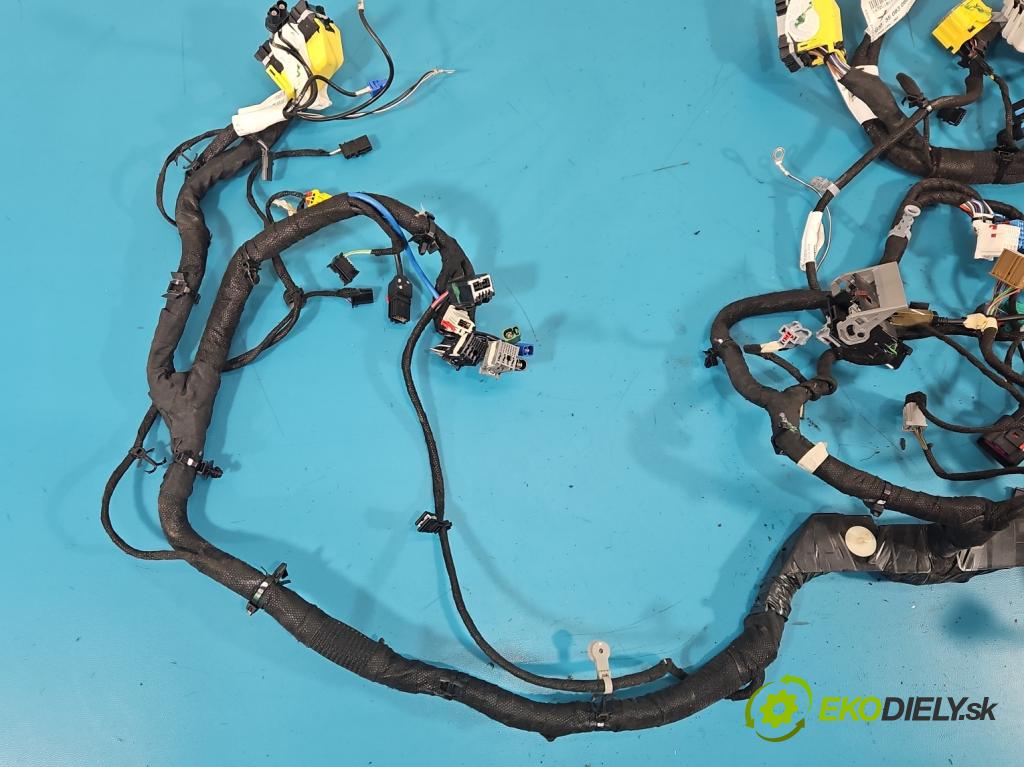 Opel Insignia B 2017-2022 2.0 cdti 209KM automatic 154 kW 1956 cm3 5- Balíček: desky: přístrojová deska: 35083088