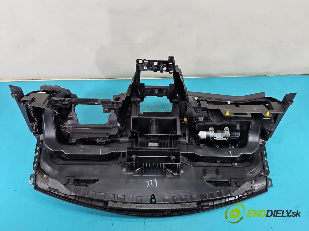 Ford Focus Mk3 2010-2018 1.6 tdci 95 HP manual 70 kW 1560 cm3 5- kokpit,pristrojová doska rozdeľovacia